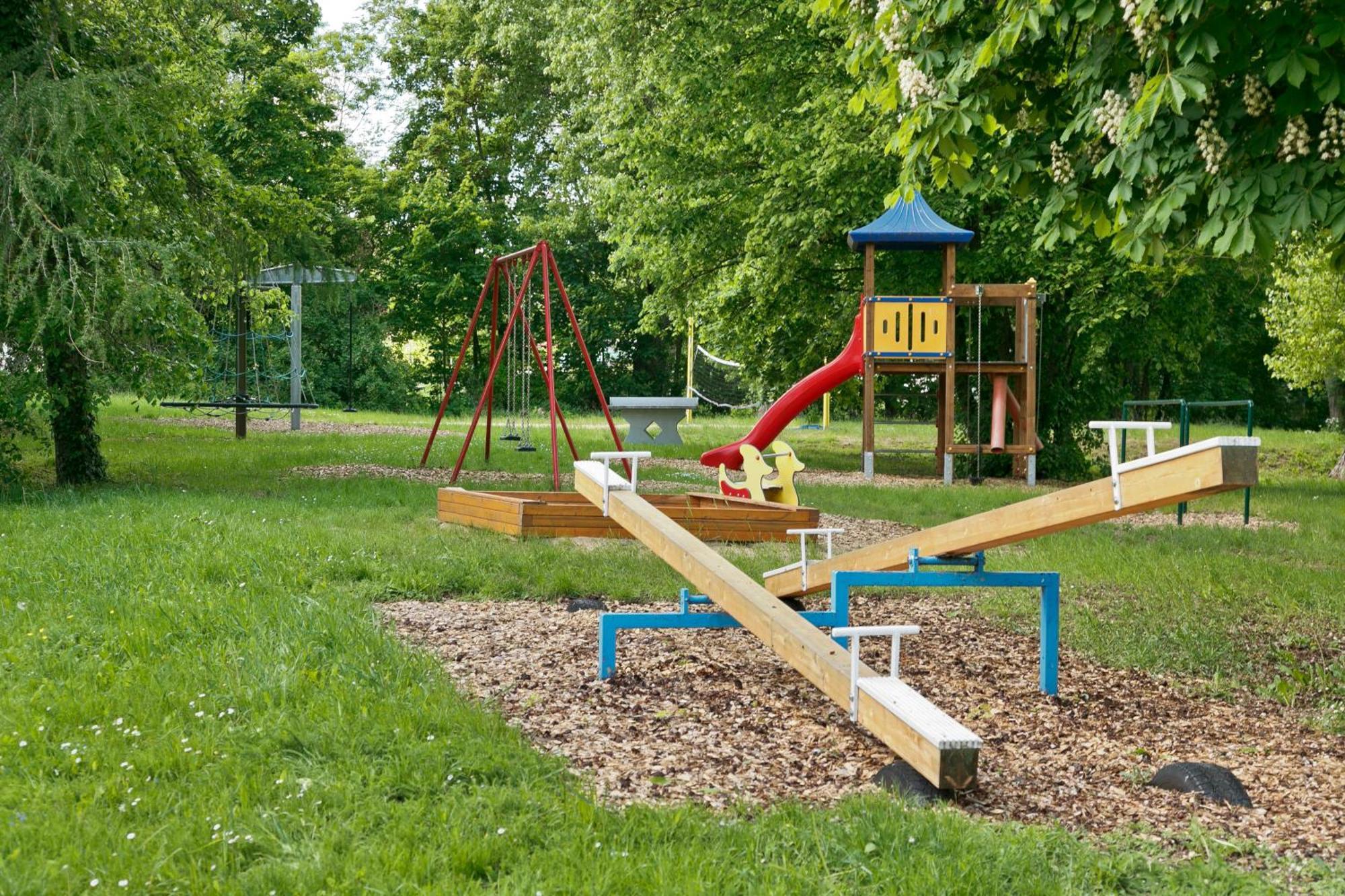Кемпинг Knaus Campingpark Frickenhausen